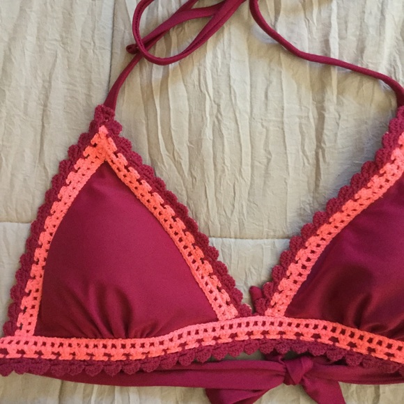 Dark pink bikini with hot pink accent - Picture 2 of 6